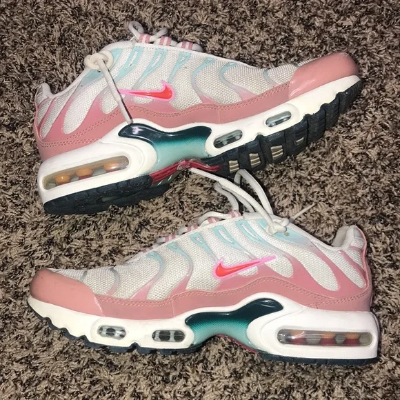 Nike TN Air Max Plus Women's Pink and White Sneakers Size 6.5 | EUC - Picture 7 of 12